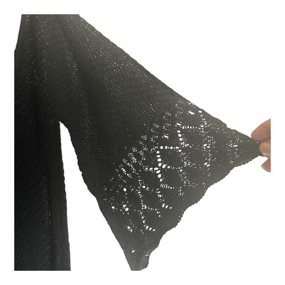 LC Women’s Cold Shoulder Crochet Sweater shark Bite Hem & Keyhole Back XL - Picture 7 of 8